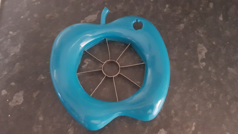 Apple slicer for rabbits